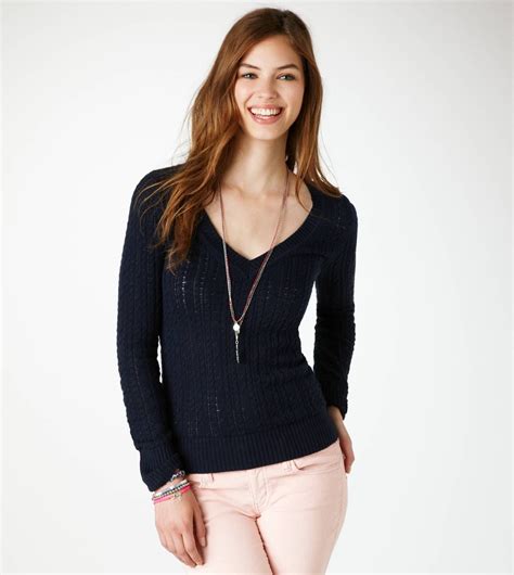 American eagle clothes - AE Cropped Sublime Graphic Tee. $14.97. $29.95. $38.46. $54.95. Real Good. Feel good every day of the week in new women’s shirts & tops from American Eagle! From cozy sweatshirts and hoodies to on-trend crop tops and oversized tees, we’ve got you covered with tons of shirt options this year. Choose bold graphic tees to show off what you ... 